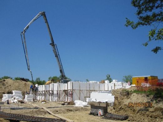 Placing-Concrete-in-ICF-Basement-Walls-Building-in-Ann-Arbor-Michigan-Project-EneE1DomM1-101.html-Picture-4