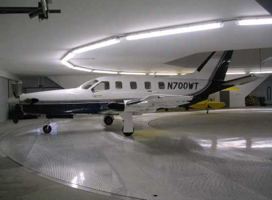 picture of Aircraft-Carousel-Condominium -- Carousel-Condos-03b